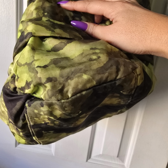 🥰24hr Sale🥰Lululemon bag - Picture 5 of 11